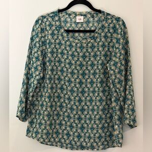 Cabi Teal Hedgehog Print Blouse Women’s Medium, Style 3069, 3/4 Sleeve Top